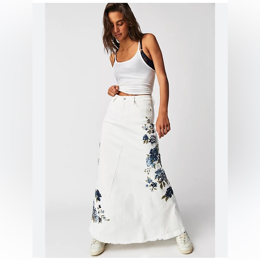DRIFTWOOD | FREE PEOPLE
Bluebell Fleur Maxi Skirt